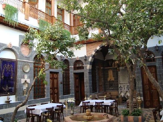 Charm hotel