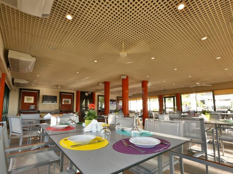 Yarze country club